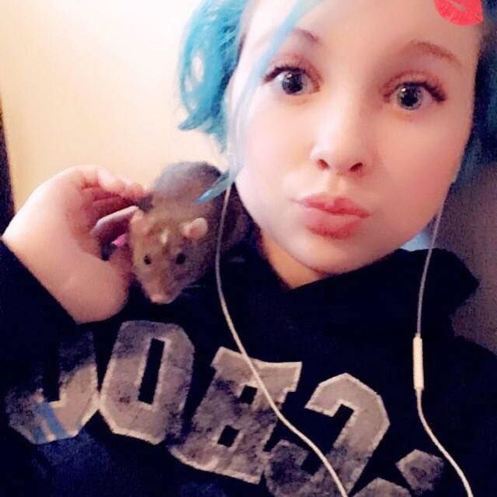 Meet your Posher, Izabel